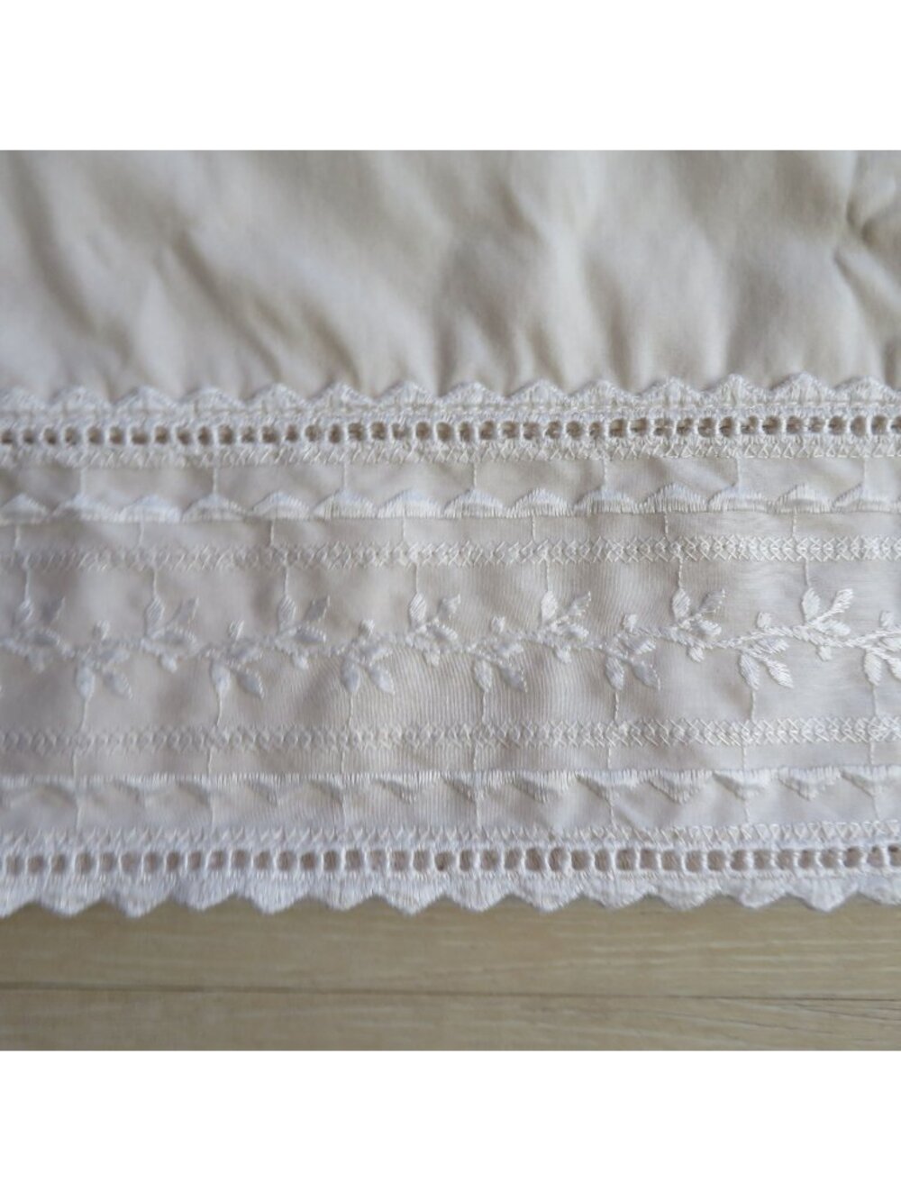 Vintage JCPenney 1 King Size Pillowcase Beige Embroidered Floral Lace Trim